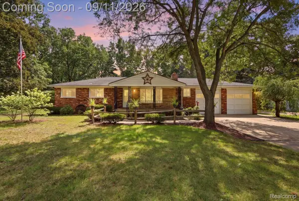 9985 Cedar Island Road, WhiteLake, MI 48386