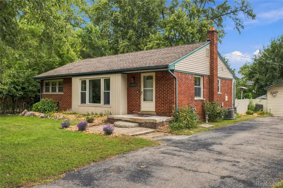 19200 Flamingo Boulevard, Livonia, MI 48152 - #2