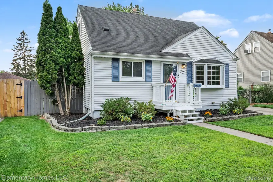 23504 Beverly Street, Saint Clair Shores, MI 48082 - #2