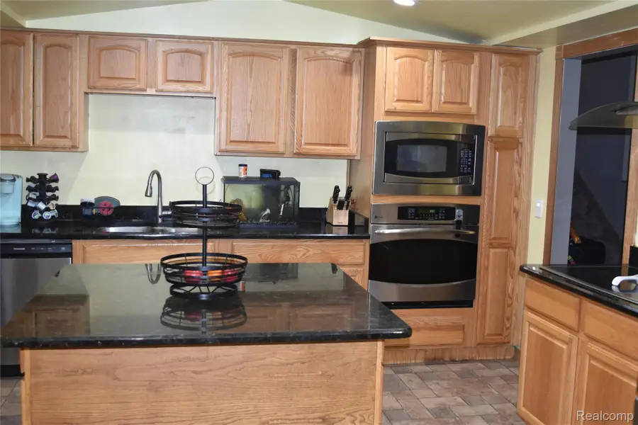 50555 Helmandale Street, Chesterfield, MI 48047 - #2