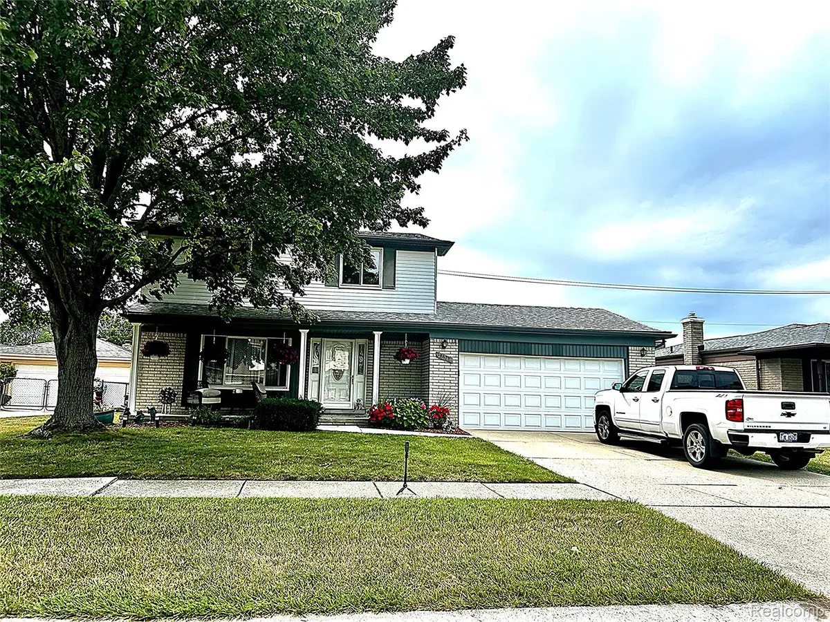 27366 Oakcrest Drive, Brownstown, MI 48183 - #1