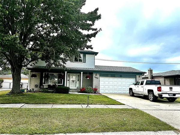 27366 Oakcrest Drive, Brownstown, MI 48183