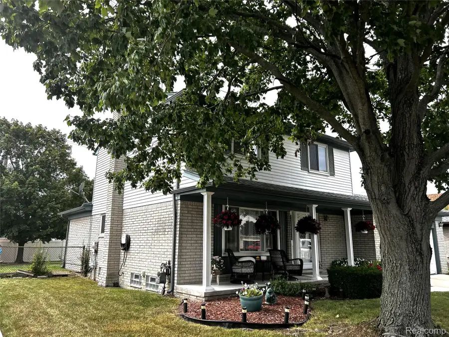 27366 Oakcrest Drive, Brownstown, MI 48183 - #2