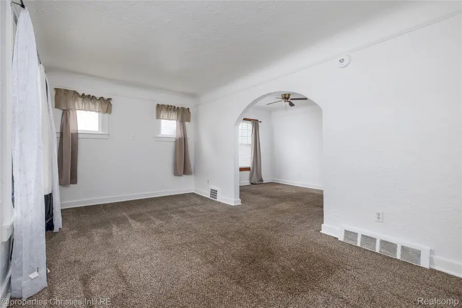 900 Stanley Avenue, Pontiac, MI 48340 - #2