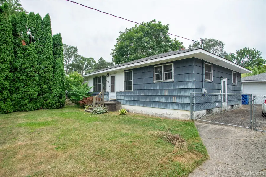 206 Coleman Drive, Waterford, MI 48328 - #3