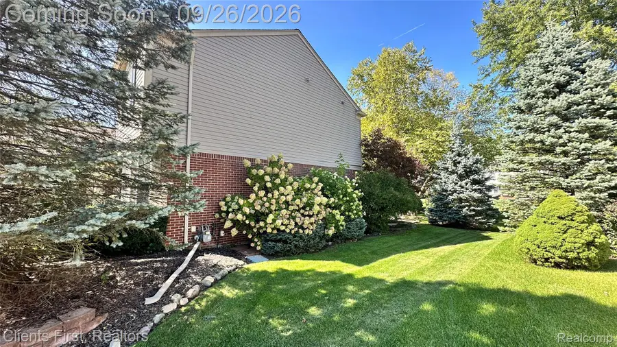 48760 Fifth Avenue S, Canton, MI 48188 - #3