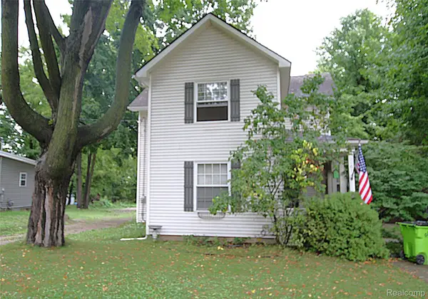 614 Hickory Street, Fenton, MI 48430
