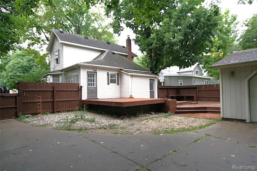 614 Hickory Street, Fenton, MI 48430 - #3