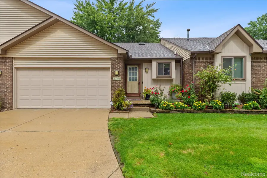 20473 Longwood Drive, Clinton, MI 48038 - #2