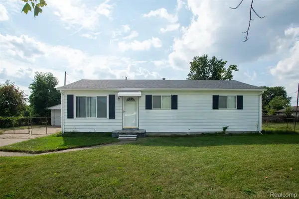 33711 Floyd Street, ClintonTwp, MI 48035