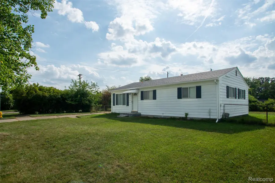 33711 Floyd Street, Clinton Township, MI 48035 - #3