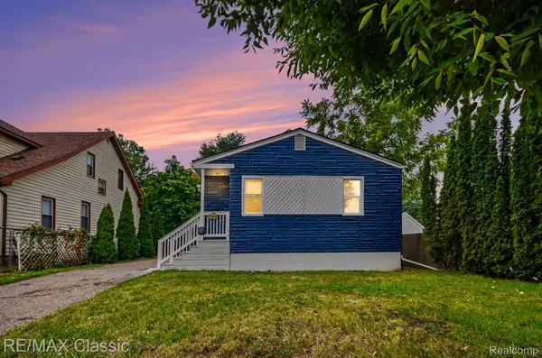 1990 Cass Lake Road, KeegoHarbor, MI 48320