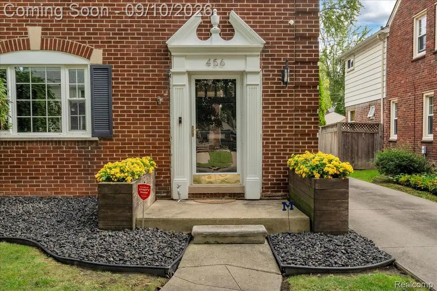 456 Manor Street, Grosse Pointe Farms, MI 48236 - #2