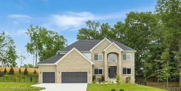 925 Guenevere Drive, Oxford, MI 48371