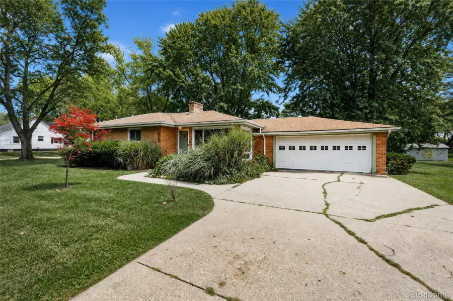 4499 S Linden Road, Flint, MI 48507 - #2
