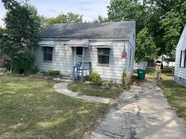 28942 Beechwood Street, GardenCity, MI 48135