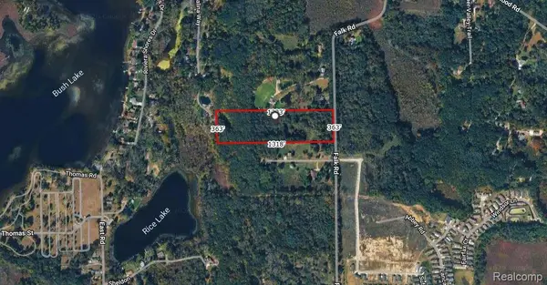 15522 Falk Road, Holly, MI 48442