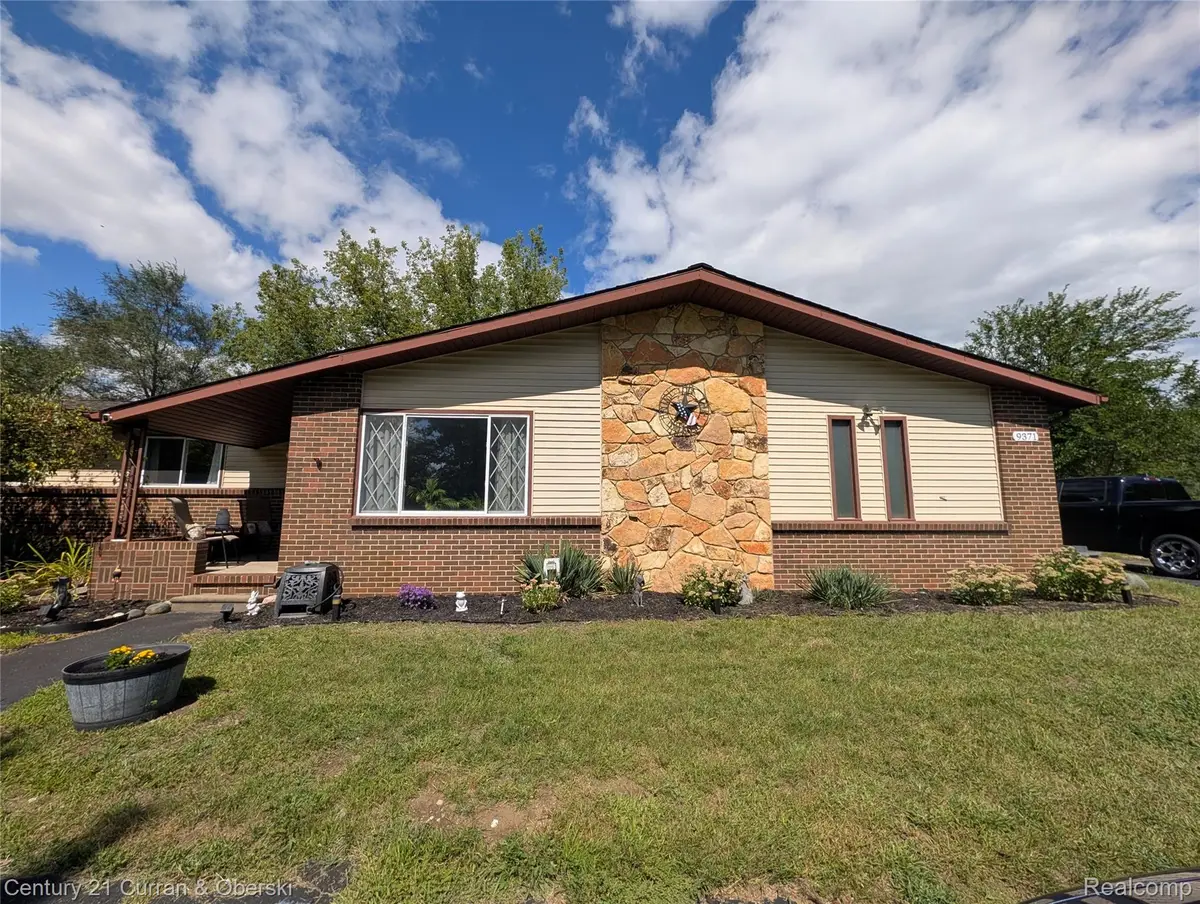 9371 Bennett Lake Road, Fenton, MI 48430 - #1