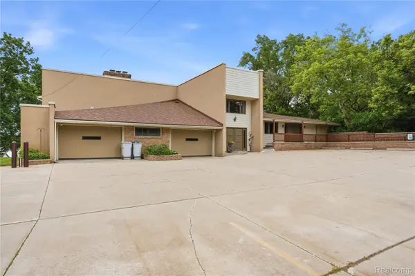 11032 Grand River Road, Brighton, MI 48116