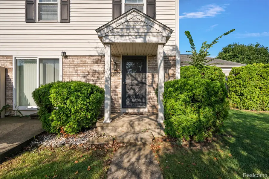 44555 N Bunker Hill Drive, Clinton, MI 48038 - #2