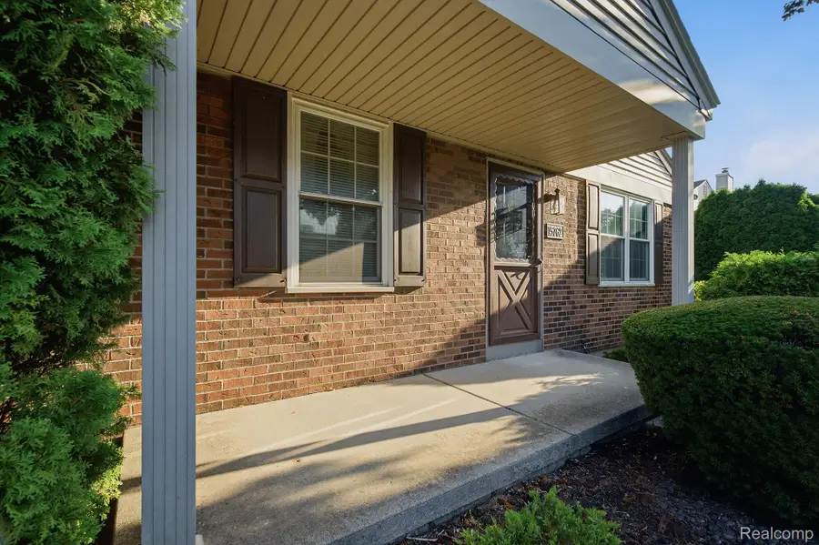 15762 Cambridge Drive #61, Clinton, MI 48038 - #2