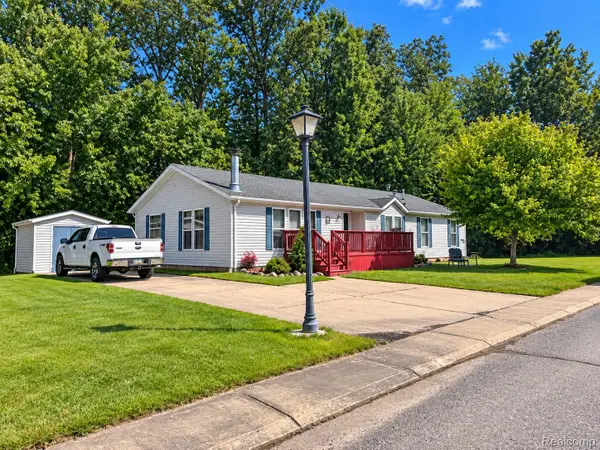30007 Meadow, Gibraltar, MI 48173