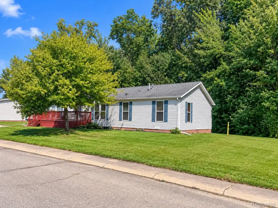 30007 Meadow, Gibraltar, MI 48173 - #2