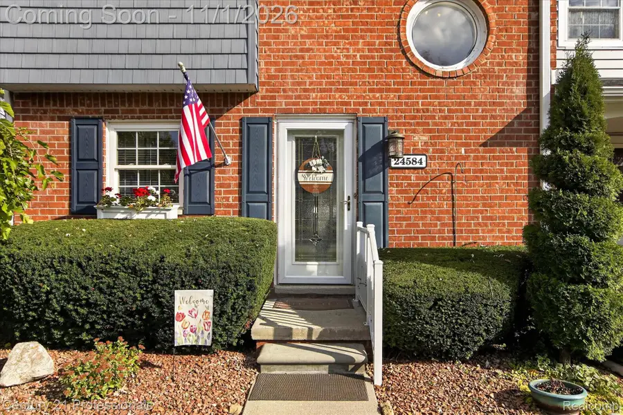 24584 Olde Orchard Street, Novi, MI 48375 - #3