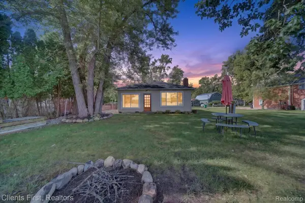 14344 Edgewater Drive, Gregory, MI 48137
