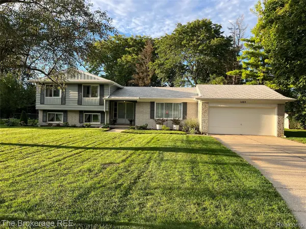 1483 HUNTLEY DR Huntley Drive, GrandBlanc, MI 48439