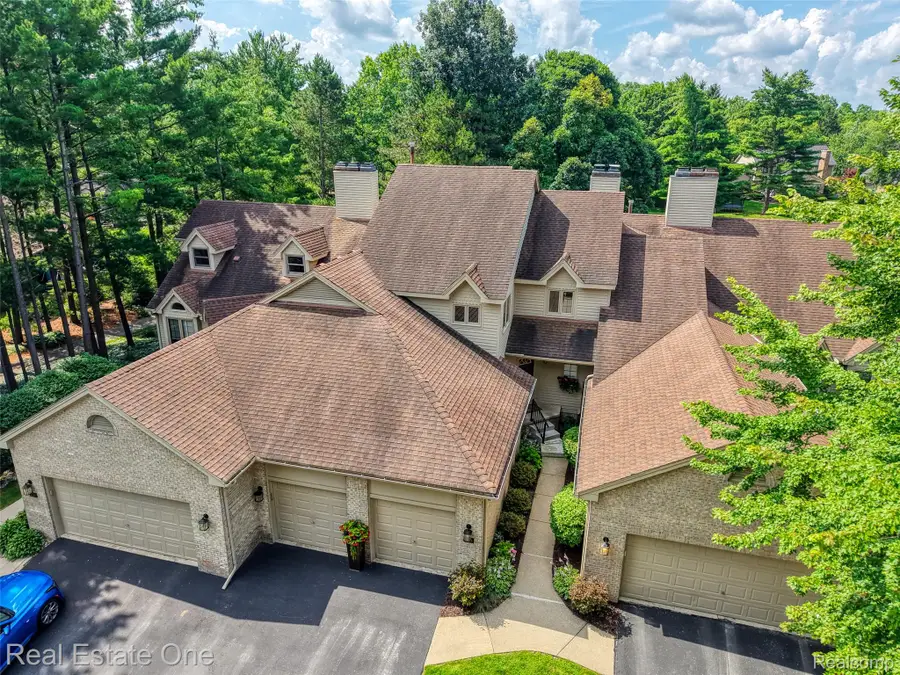 4884 Pine Eagles Court, Brighton, MI 48116 - #2