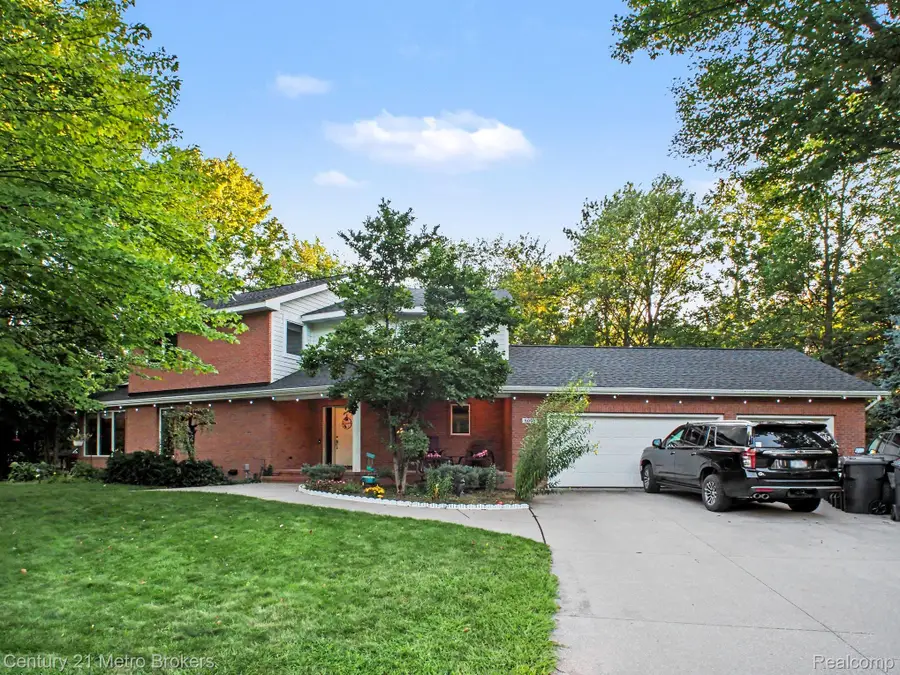 6003 Evergreen Street, Midland, MI 48642 - #3