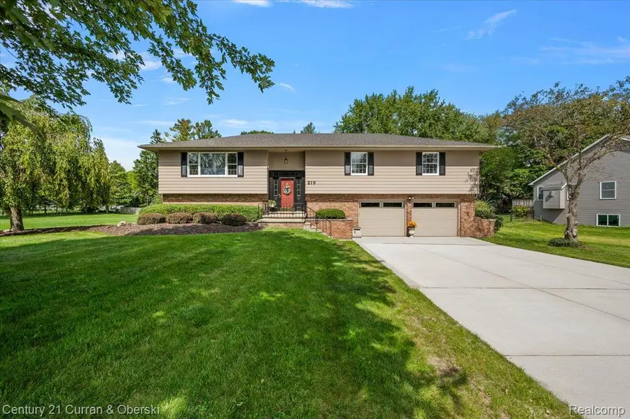 219 E Caledonia Street, Howell, MI 48843 - #2