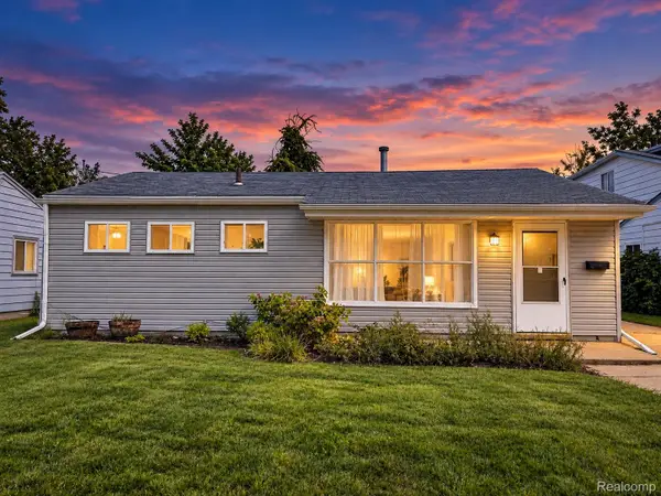 1615 E Greig Avenue, MadisonHeights, MI 48071