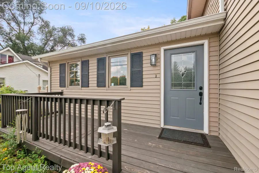 40695 Moravian Drive, Clinton, MI 48036 - #2