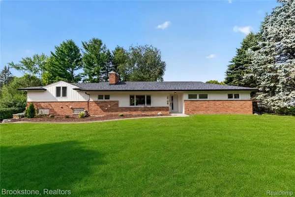 2768 Hillendale Drive, RochesterHills, MI 48309