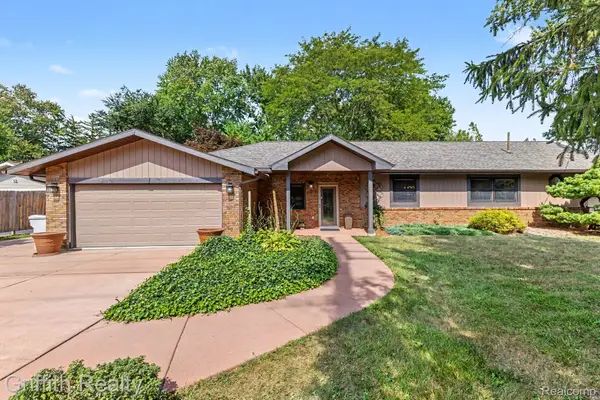 55664 Pontiac Trail Court, NewHudson, MI 48165