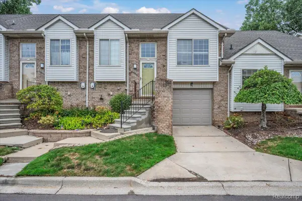 30881 Lee Frank Lane, MadisonHeights, MI 48071
