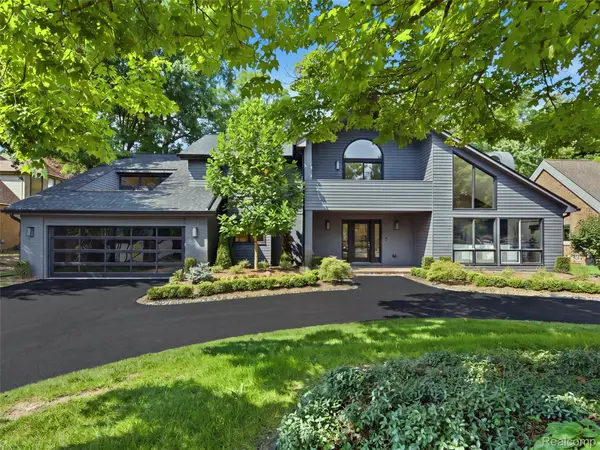 3228 Pine Lake Road, WestBloomfield, MI 48324
