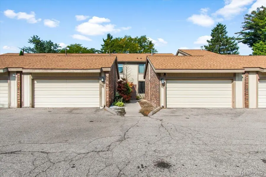 7387 Radcliff Drive #47, West Bloomfield, MI 48322 - #3