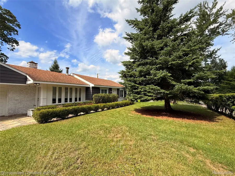 4166 Middledale Avenue, West Bloomfield, MI 48323 - #2