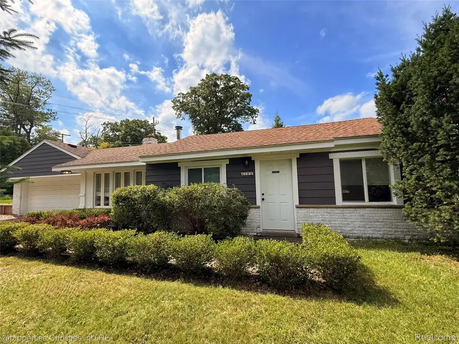 4166 Middledale Avenue, West Bloomfield, MI 48323 - #3