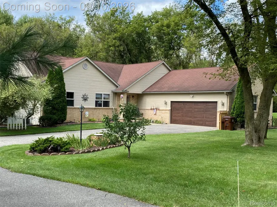 3122 County Farm Road, Howell, MI 48843 - #3
