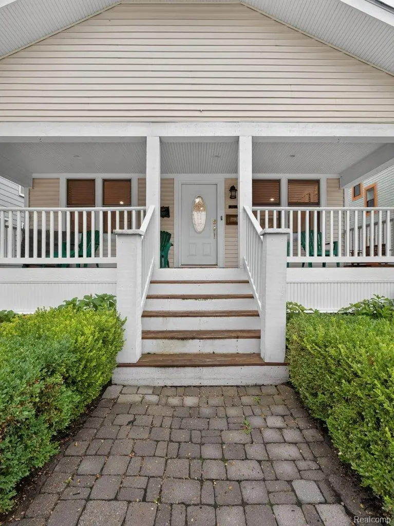 332 E Maplehurst Street, Ferndale, MI 48220 - #3