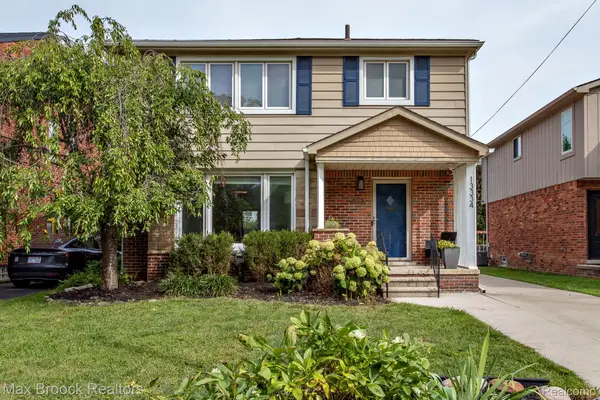 13334 Winchester Avenue, HuntingtonWoods, MI 48070