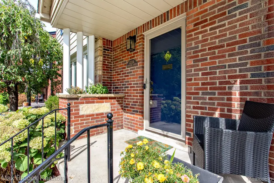 13334 Winchester Avenue, Huntington Woods, MI 48070 - #3