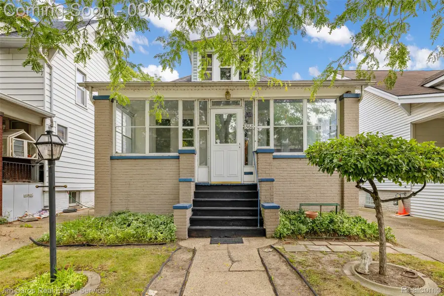 1360 Lakepointe Street, Grosse Pointe Park, MI 48230 - #2
