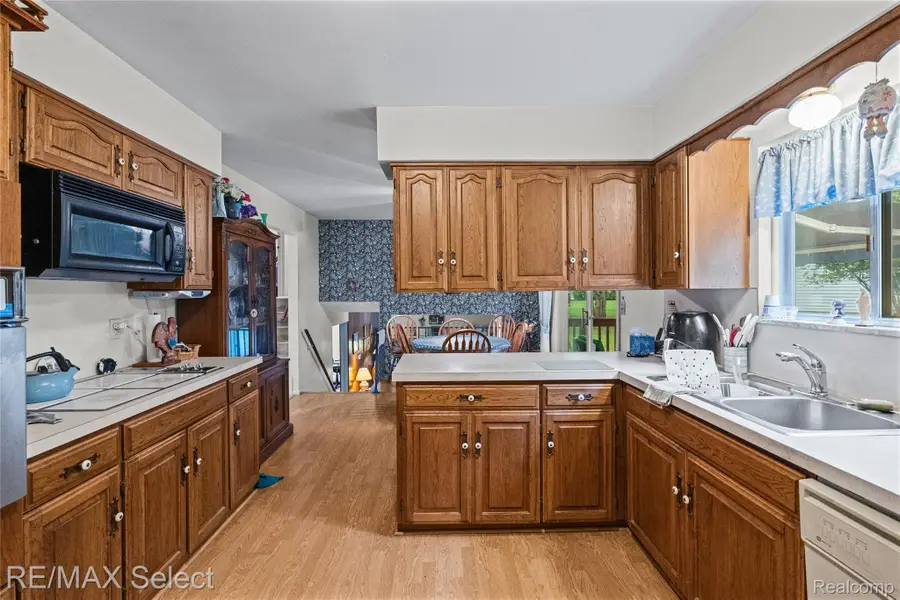 5040 Cedardale Lane, Flushing, MI 48433 - #2