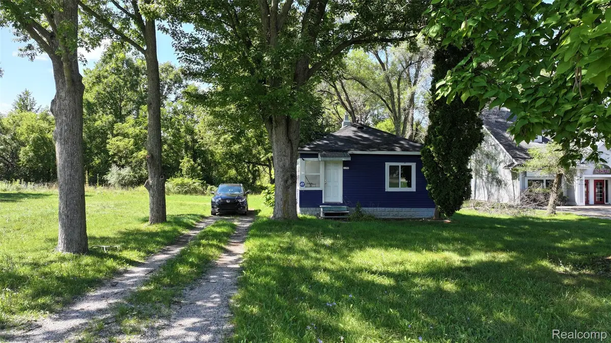 1192 S Belsay Road, Burton, MI 48509 - #1