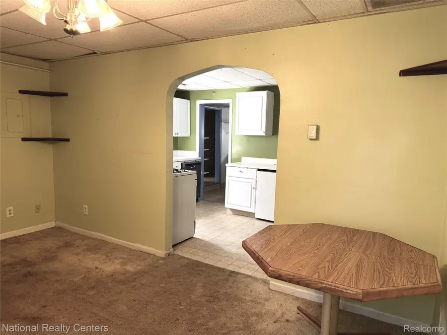 21025 Collingham Avenue, Farmington Hills, MI 48336 - #3
